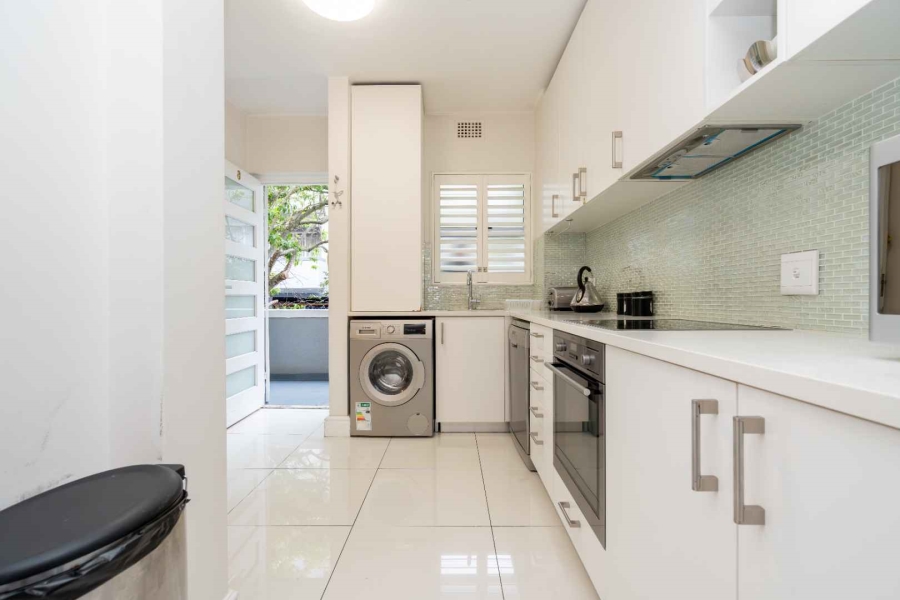 To Let 1 Bedroom Property for Rent in Three Anchor Bay Western Cape